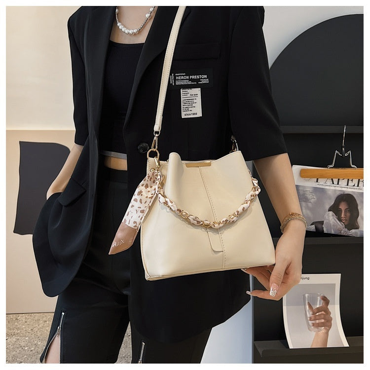 Fashion Big Bag Casual Women's Bag Fashion Retro Characteristic Messenger Bag Silk Scarf Portable Bucket Bag