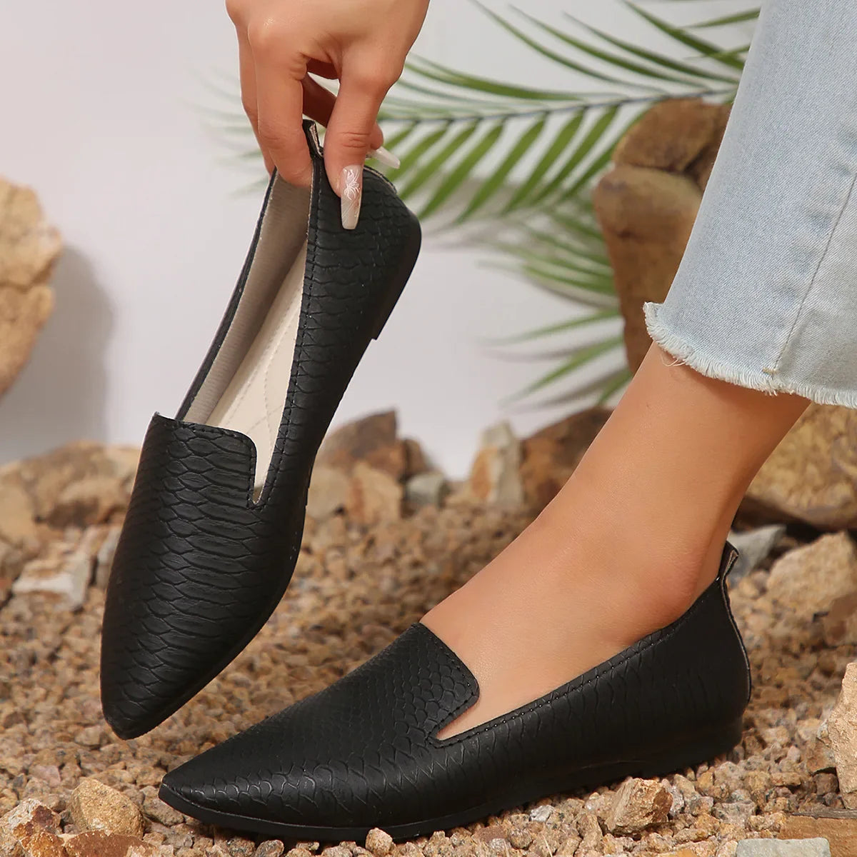 Women's Shoes PU Leather Loafers Ballet Flats Pointed Toe Barefoot Slip-on Casual Low Heel Fashion Stone Pattern Woman Flat Shoe