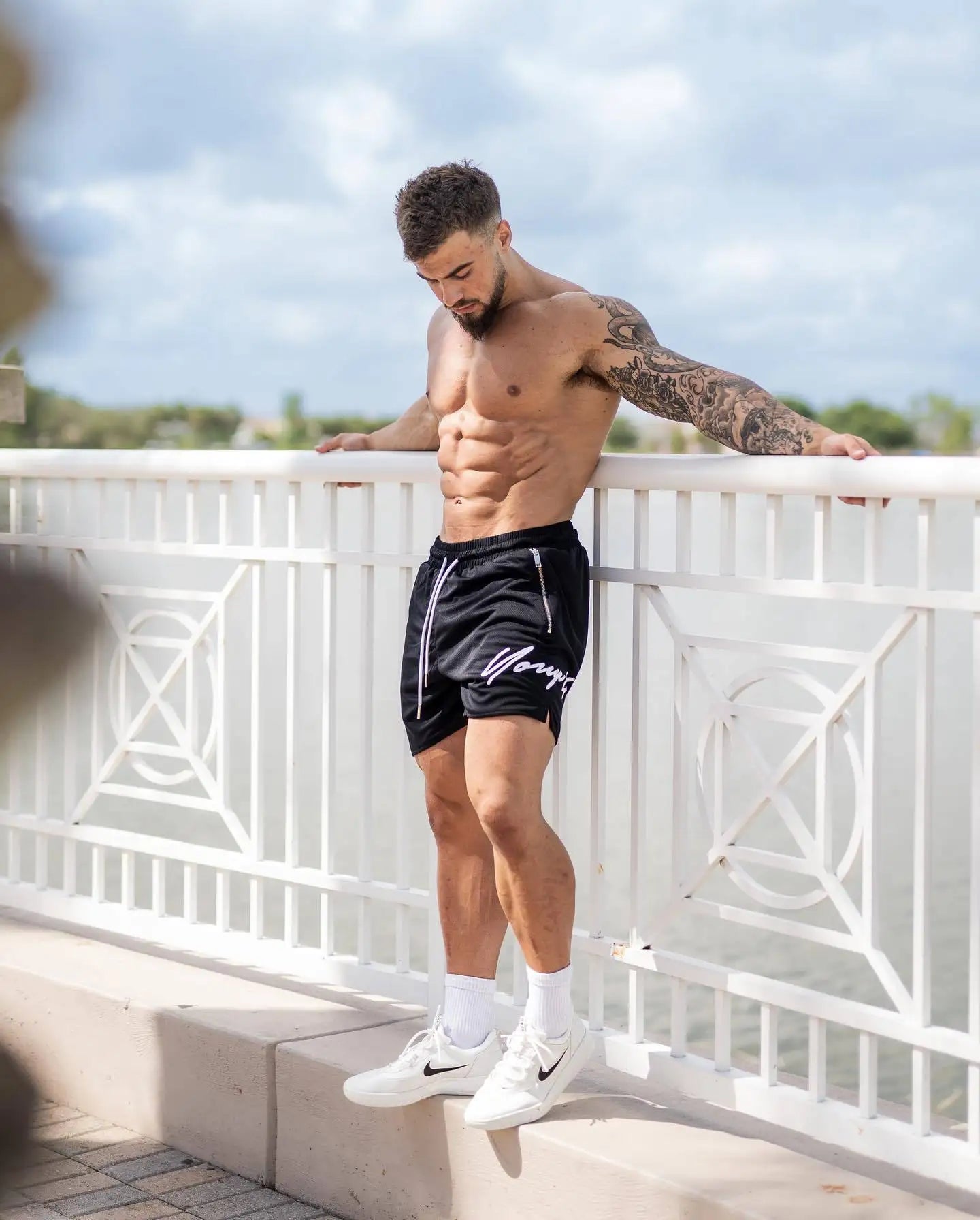 Woven Sports Quick Drying Black Shorts Men's Fitness Tide Brand Bodybuilding Slim Zipper Pocket Running Hip-hop Training Pants