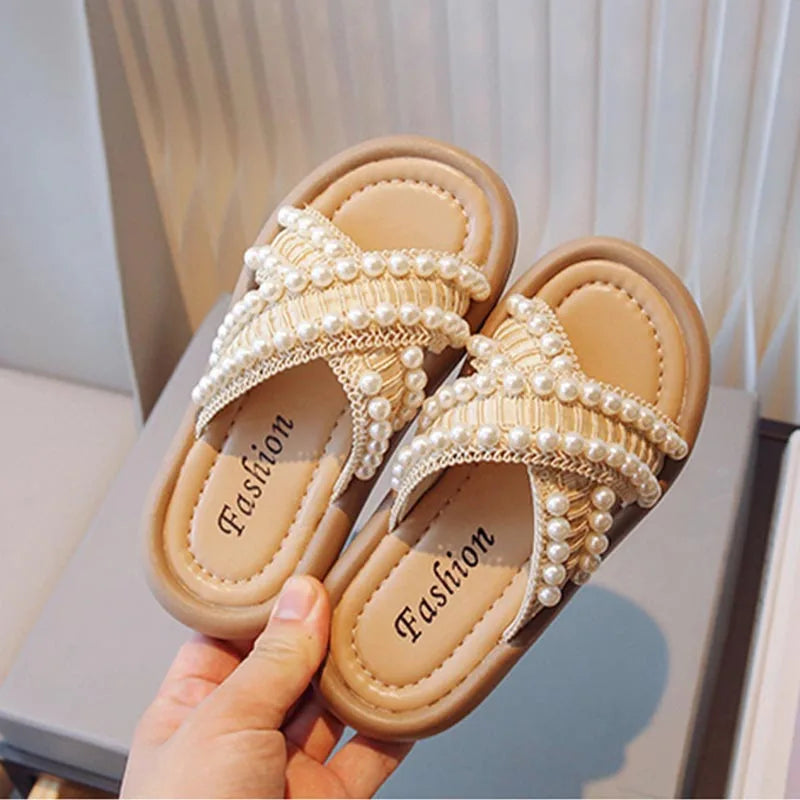 Girl's Fashionable Slippers 2024 Summer New Non-slip Children's Girls Fashion Beach Shoes Pinch Sandals Female Flowers Slippers