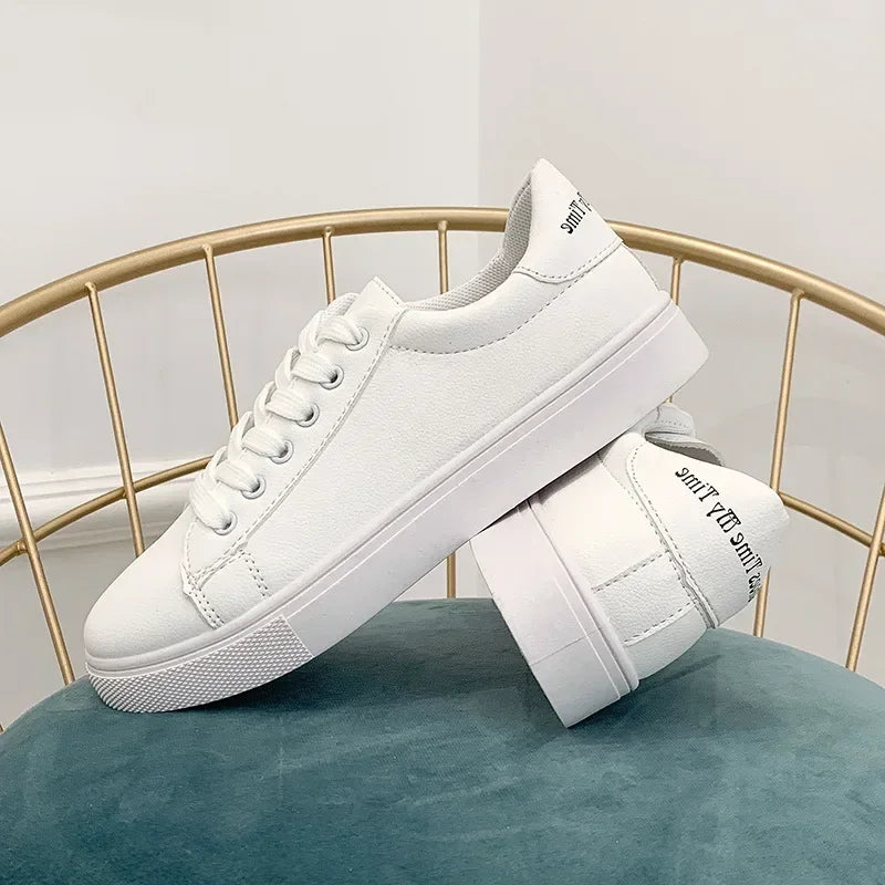Trendy and minimalist 2025 white shoes, new spring and autumn fashion classic versatile student casual sports flat shoes