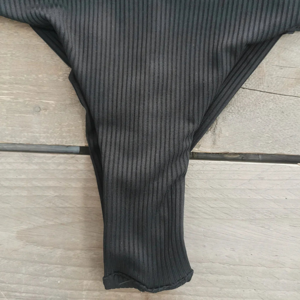 Comfortable Brazilian G-String Swimwear Bandage Stripes Trim Halter Female Bikini Set 2024 New Fashion Chest Pad Beachwear