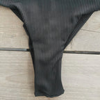 Comfortable Brazilian G-String Swimwear Bandage Stripes Trim Halter Female Bikini Set 2024 New Fashion Chest Pad Beachwear