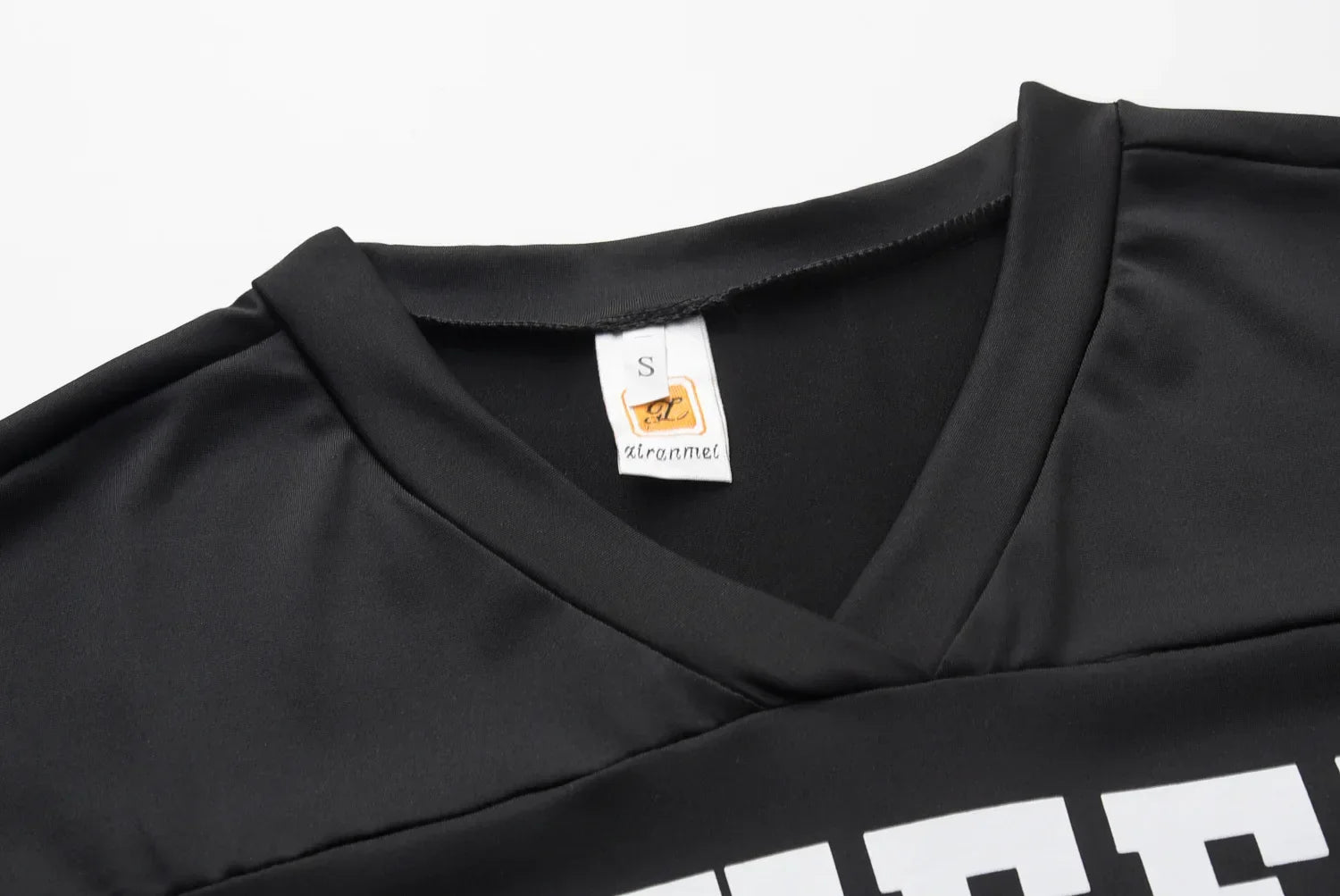 European and American CloThing Summer 07 LeTTer PrinTed Mid-lengTh T-shirT V Skin-friendly Milk Silk Collar Pullover ShorT-sl...