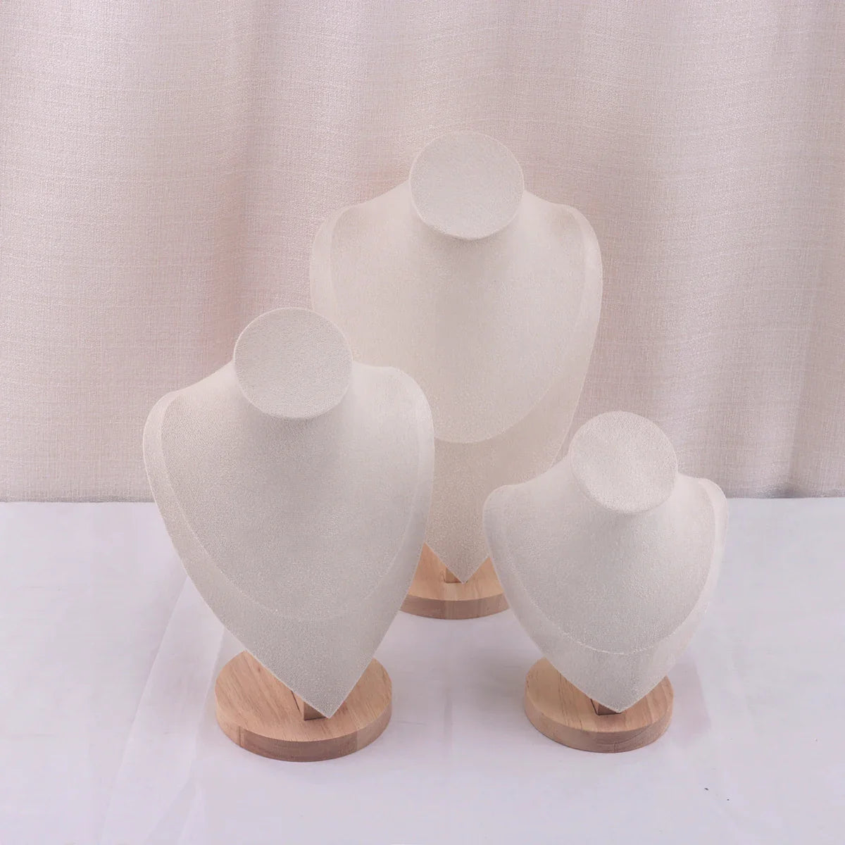 Velvet Portrait Necklace Display Pendant Organizer Jewelry Display Stand Jewelry Mannequin Bust Necklace Pendant Window Display