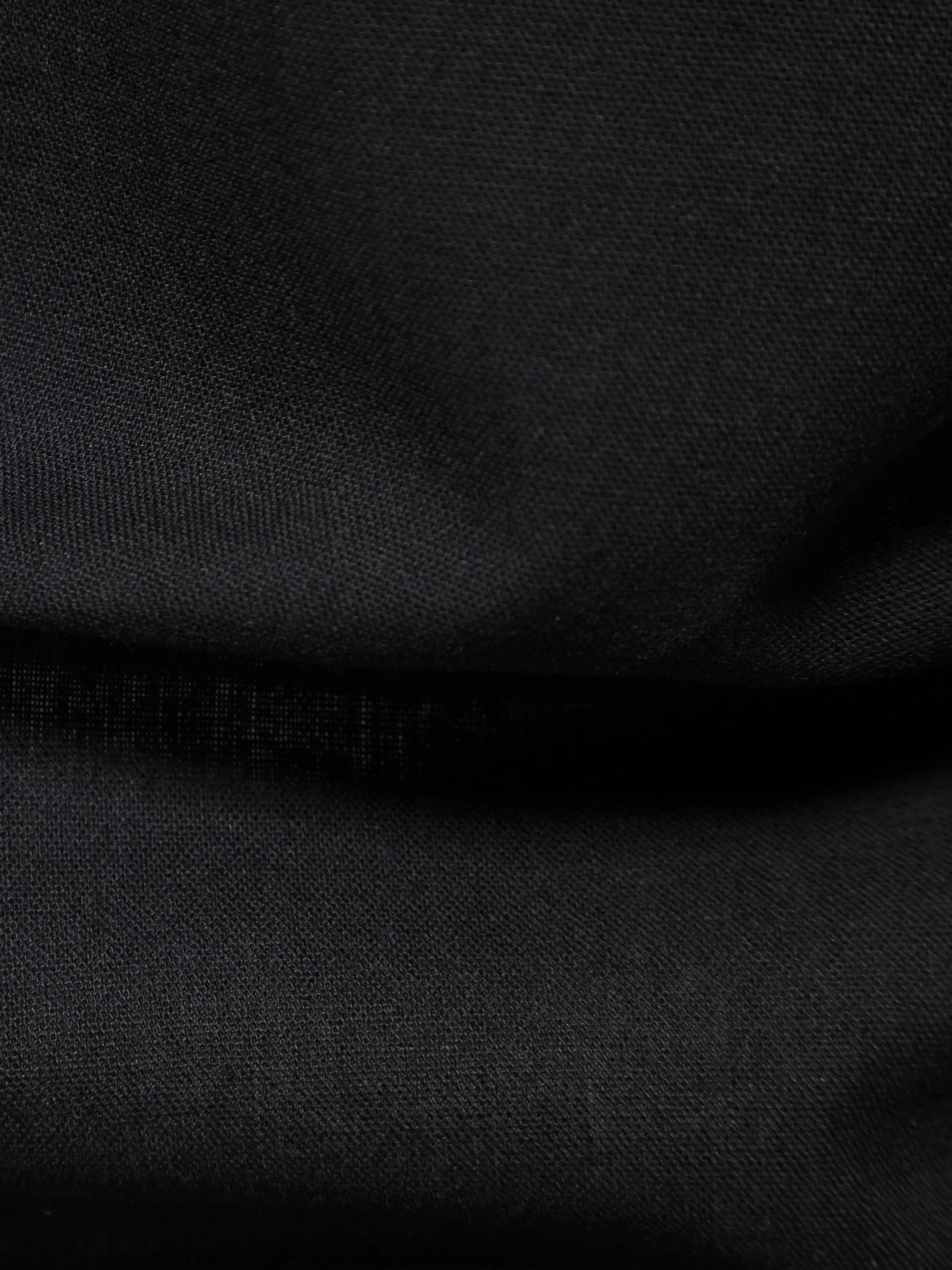 Fashionable short-sleeved cotton shirt with stand-up collar for summer outdoor activities. Men's solid color casual shirt