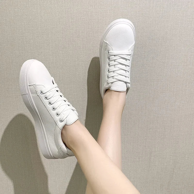 Trendy and minimalist 2025 white shoes, new spring and autumn fashion classic versatile student casual sports flat shoes