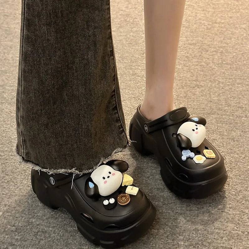 Women Sandals Cartoon Cute Dog Platform Hole Shoes Female Stepping on Poo Feeling Beach Shoes Summer 2024 New Slippers Wholesale