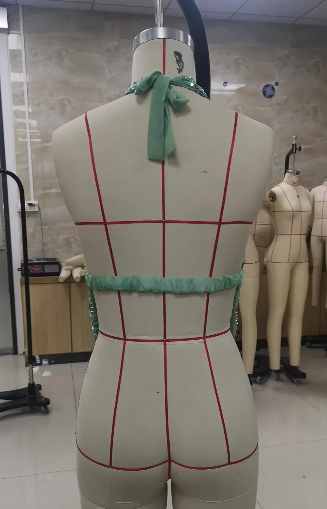 hirigin Sexy Glitter Sequin Tank Tops Women Y2K Fashion Deep V-neck Hollow Out Cropped Tops Tee Summer New Backless Beach Tops