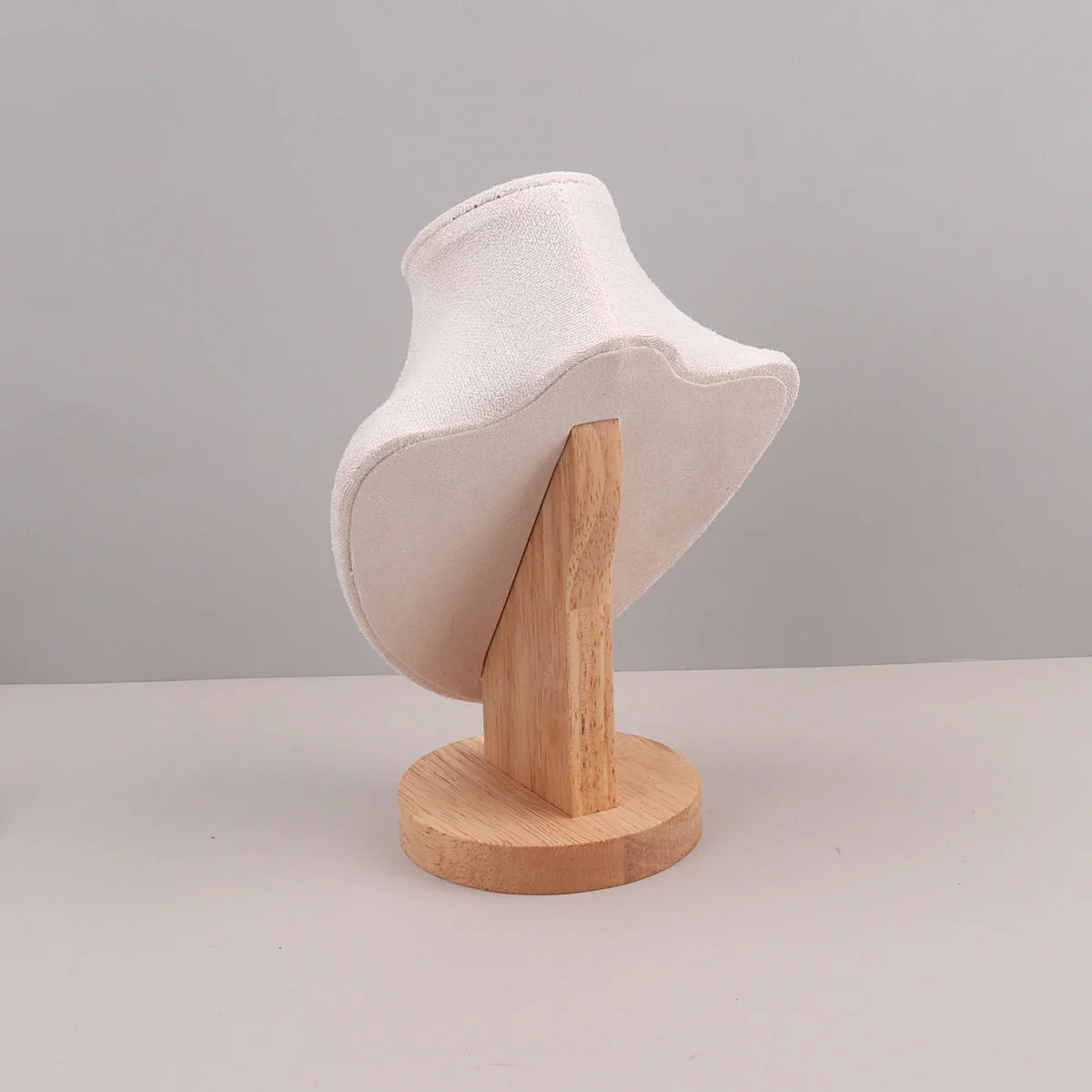 Velvet Portrait Necklace Display Pendant Organizer Jewelry Display Stand Jewelry Mannequin Bust Necklace Pendant Window Display