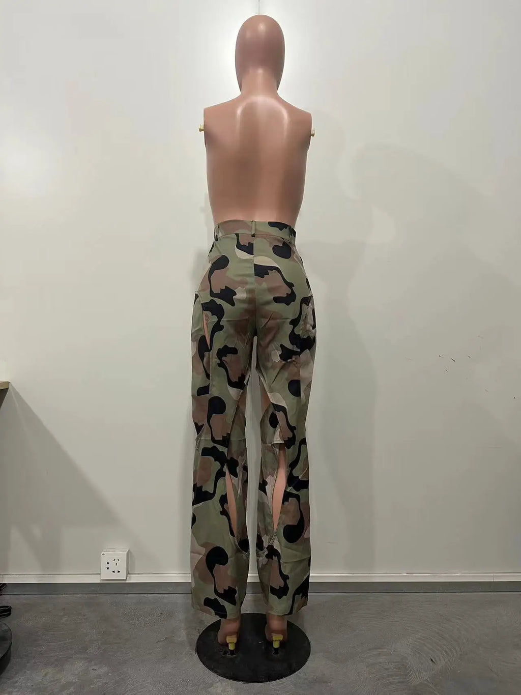 CM.YAYA Fashion women camouflage cutout cross criss straight cargo pants 2023 autumn winter safari style trousers