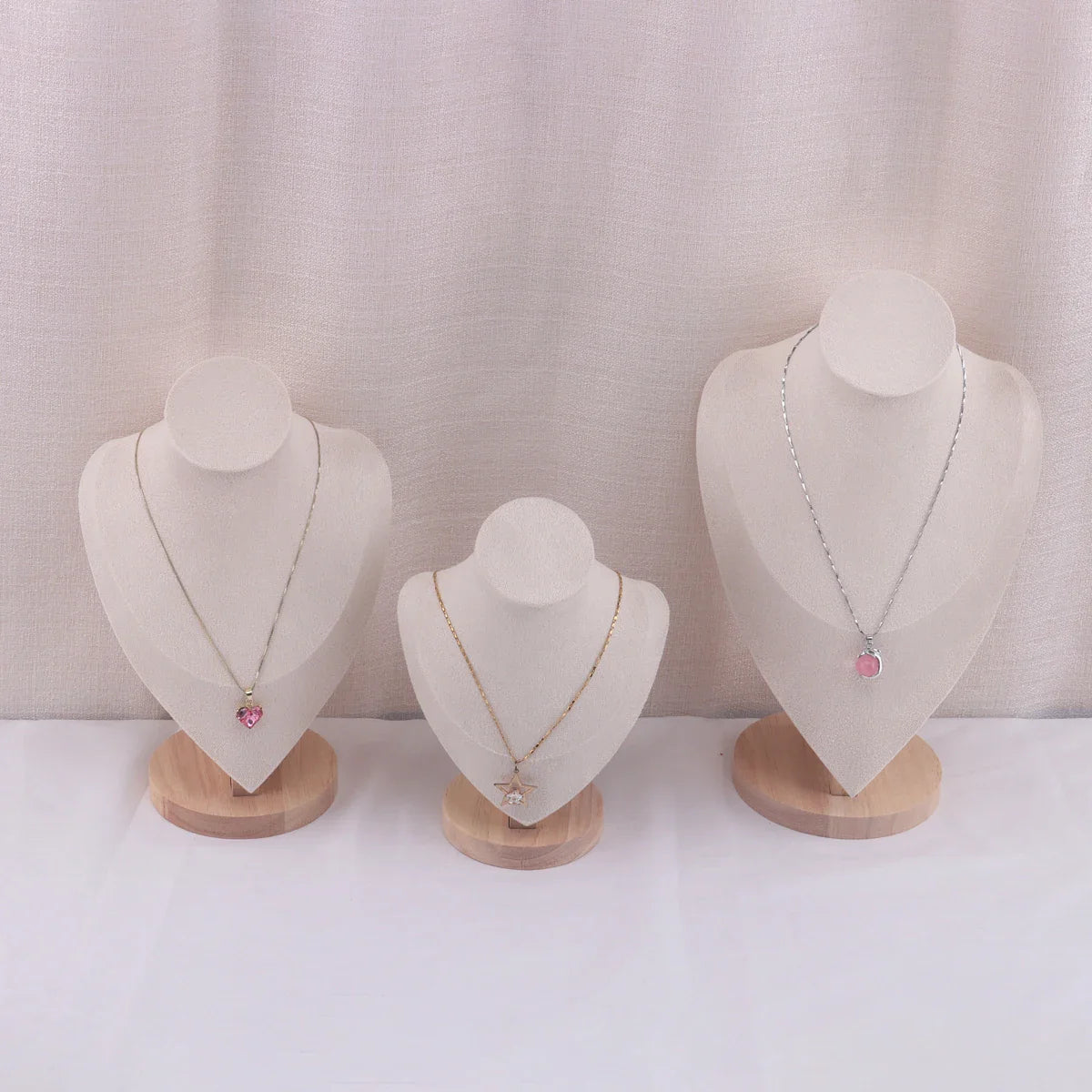 Velvet Portrait Necklace Display Pendant Organizer Jewelry Display Stand Jewelry Mannequin Bust Necklace Pendant Window Display