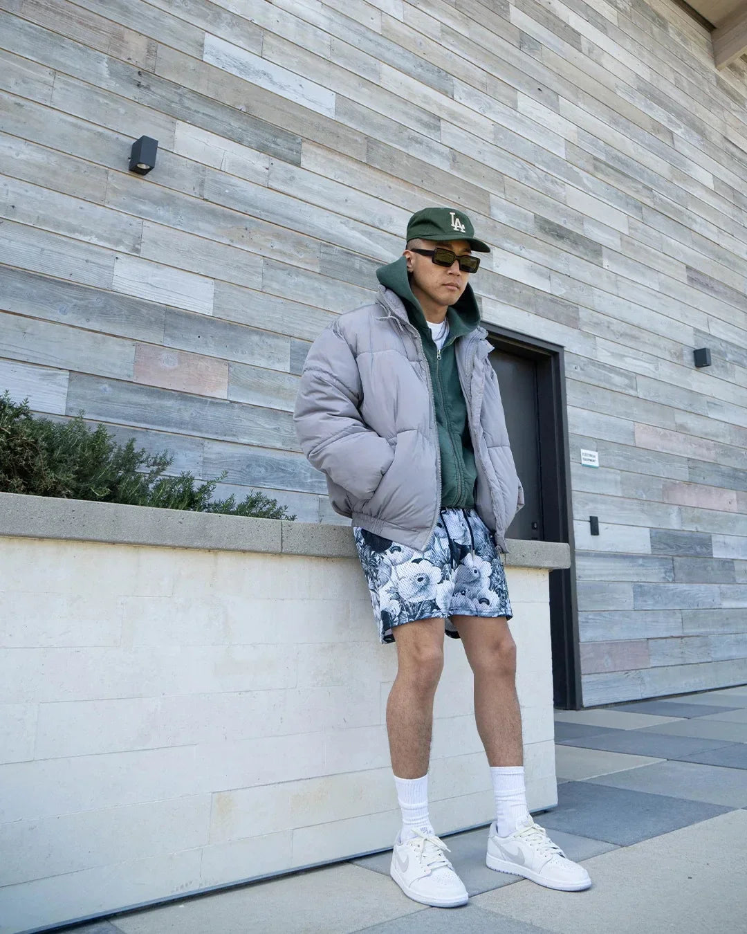 Summer New men short pant Rose Design Casual Shorts Street Hip Hop Fitness Polyester Fast Dry Breathable Embroidery Men Shorts